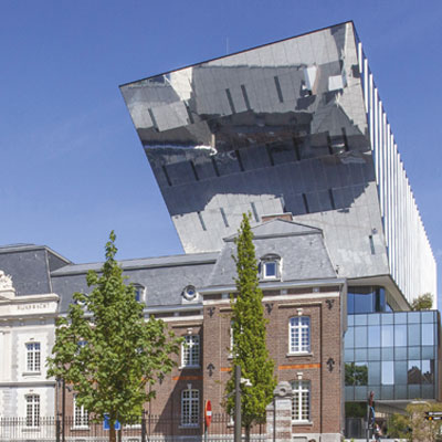 'T Scheep, le nouvel hôtel de ville de Hasselt : main de verre, gant modulable